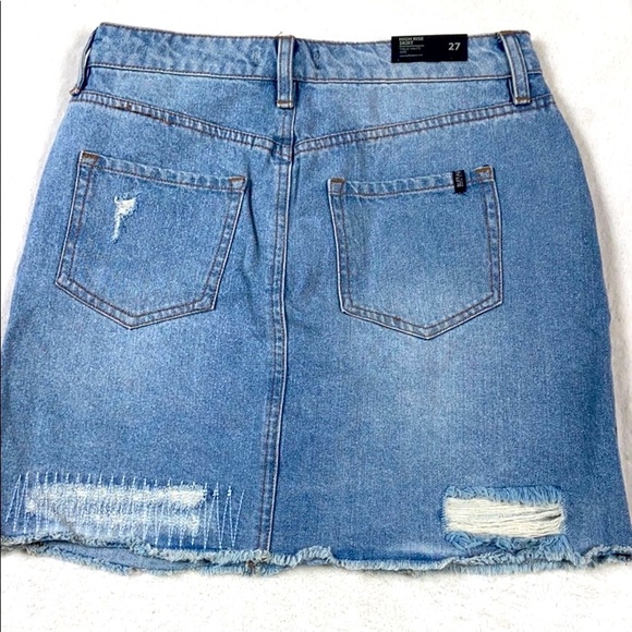 NWT [BUFFALO] High Rise Distressed Jean Skirt | Size 27 - Picture 3 of 4